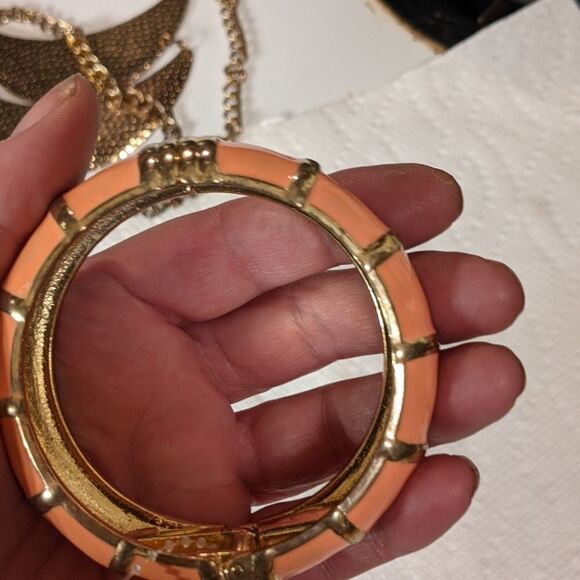 Vintage light orange bangle cuff clap bracelet - Picture 7 of 9